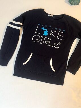 LIVNFRESH | Michigan Lake Girl Varsity Sweatshirt Navy Blue Size Small
